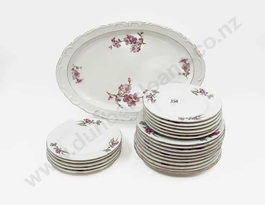 Qty of Japanese Floral Decorated Dinner China Image 1++