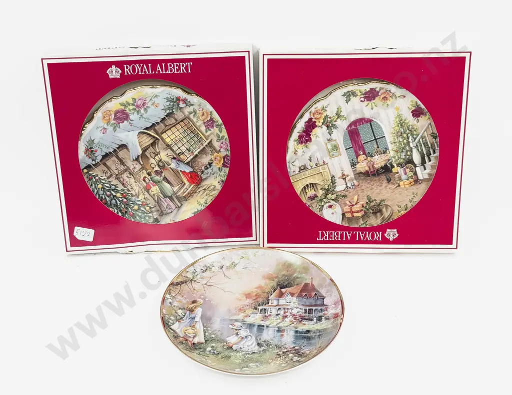 Two Boxed Royal Albert Christmas Plates and Other Comm. Plate Image 1++