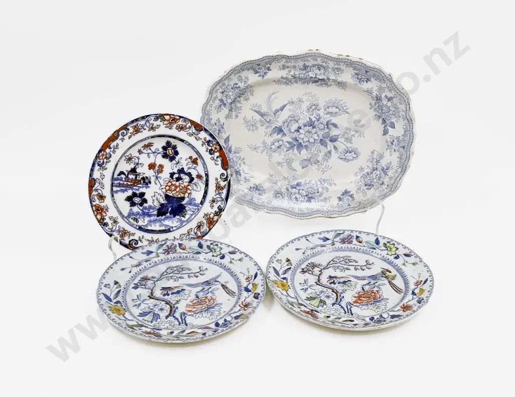 Small Blue and White Ashet and Three chinoiserie Image 1++