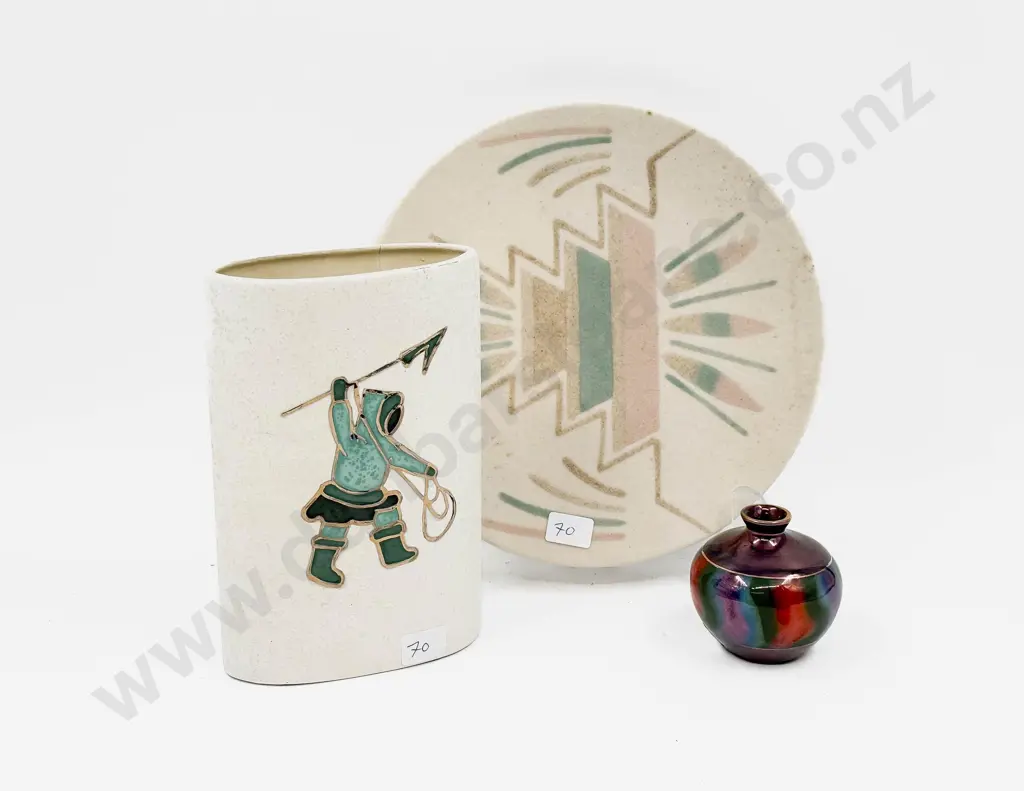 Small NZ Pottery Vase and Two Others Image 1++