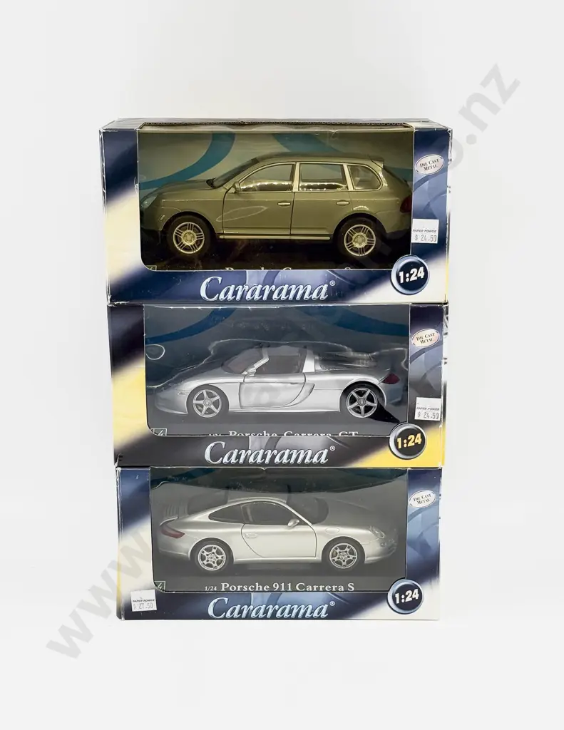 Three Boxed Cararama 1:24 Porsche Models Image 1++