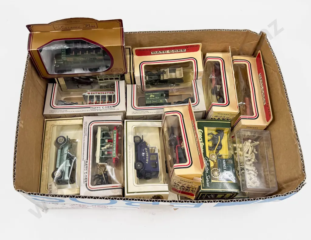 Thirteen Boxed Lledo Vintage Models Image 1++