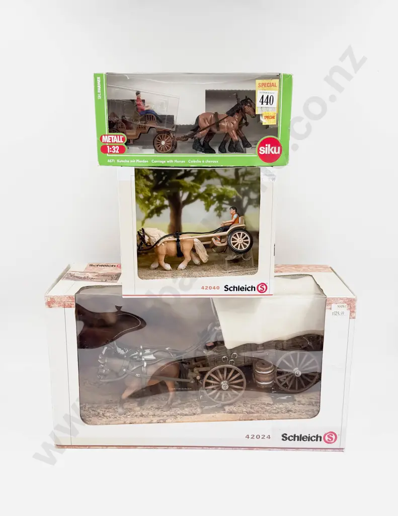 Boxed Schleich Covered Wagon Model with Two Others Image 1++