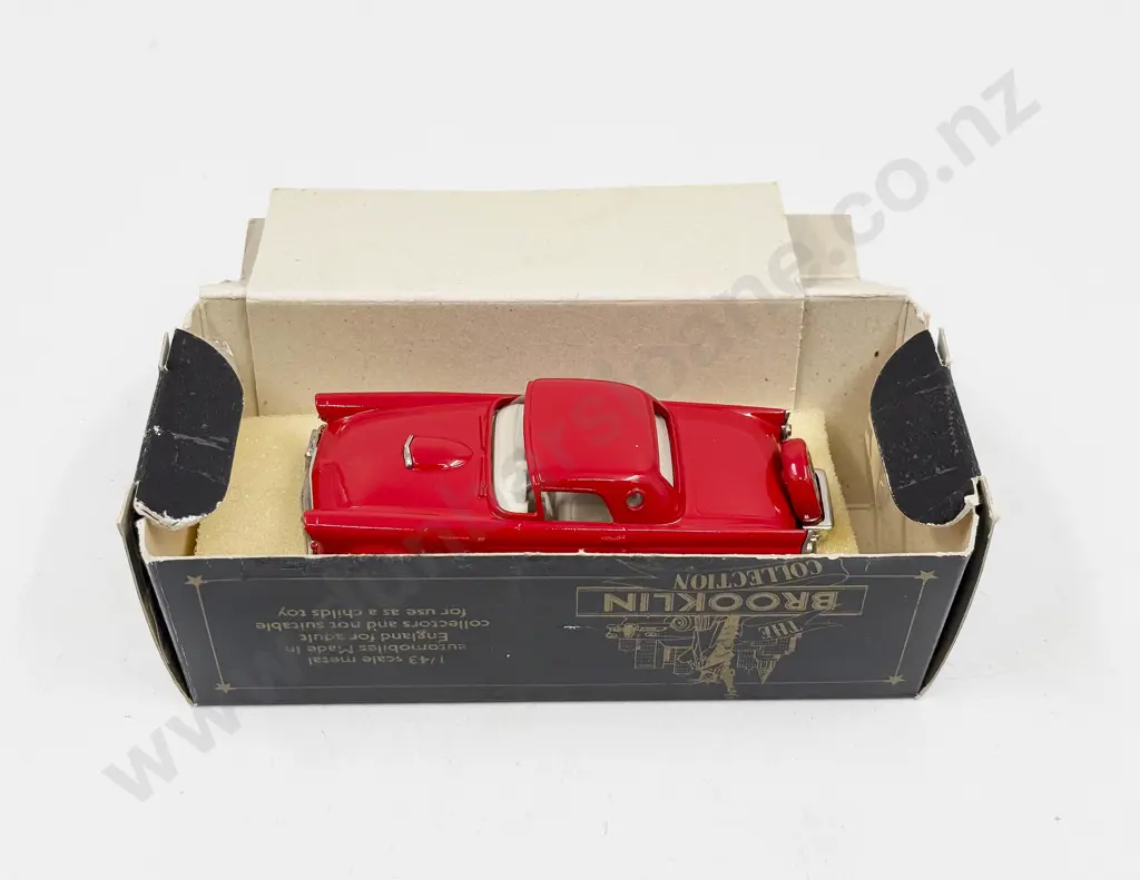 Boxed Brooklind Model Ford Thunderbird Image 1++