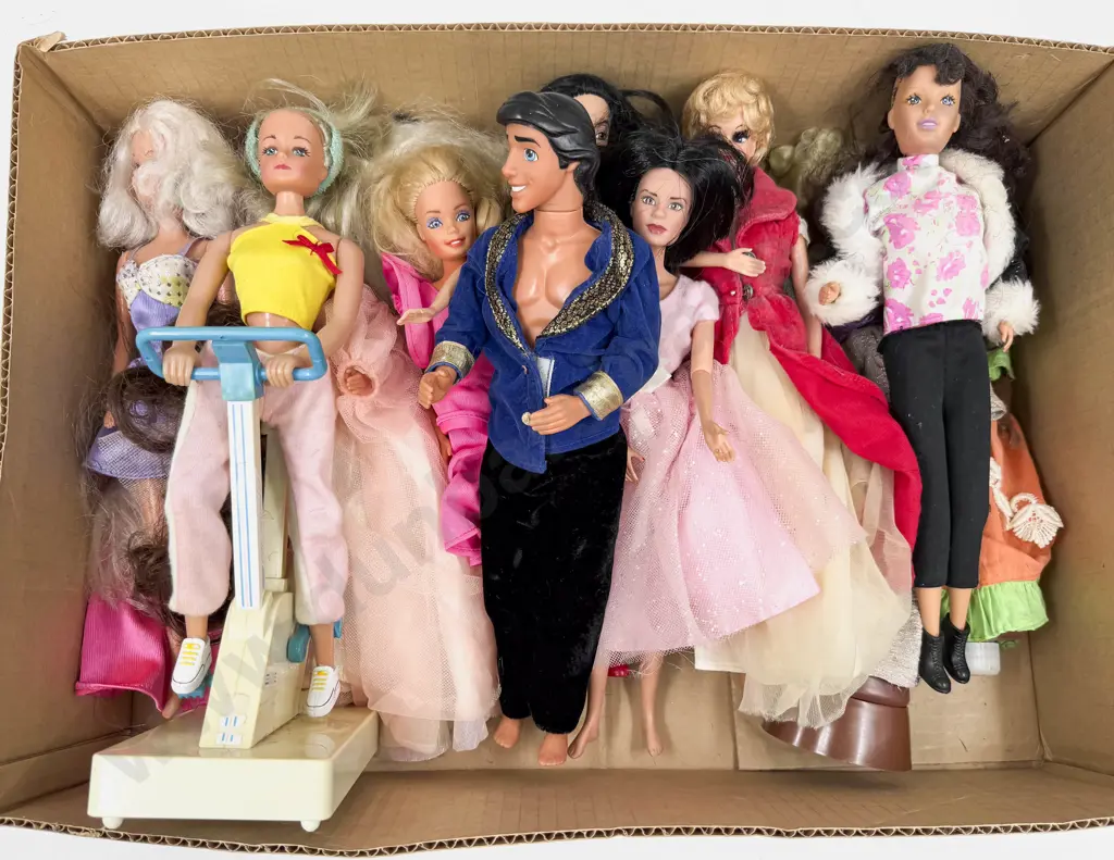 Qty of Assorted Teen Dolls Play Worn Image 1++