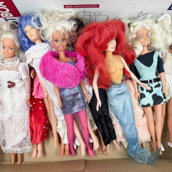 Qty of Various Cindy and Teen Dolls Play Worn