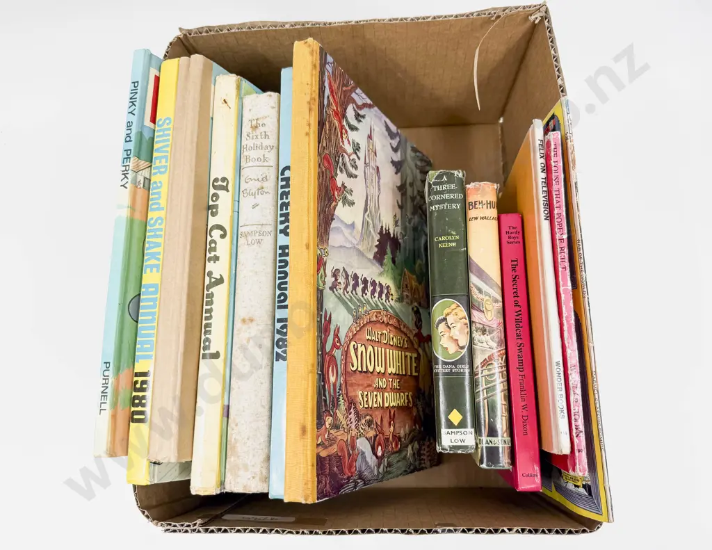 Small Qty Childrens Books and Animals Image 1++
