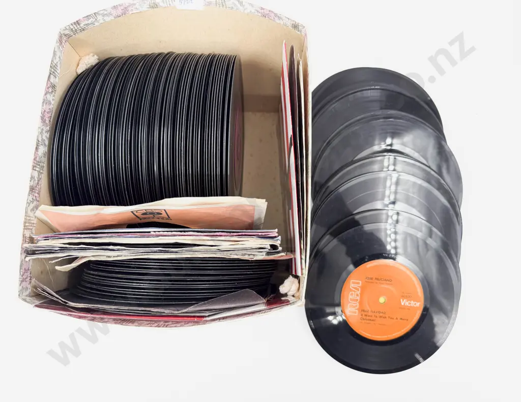 Qty of Assorted .45 Vinyl Records Image 1++