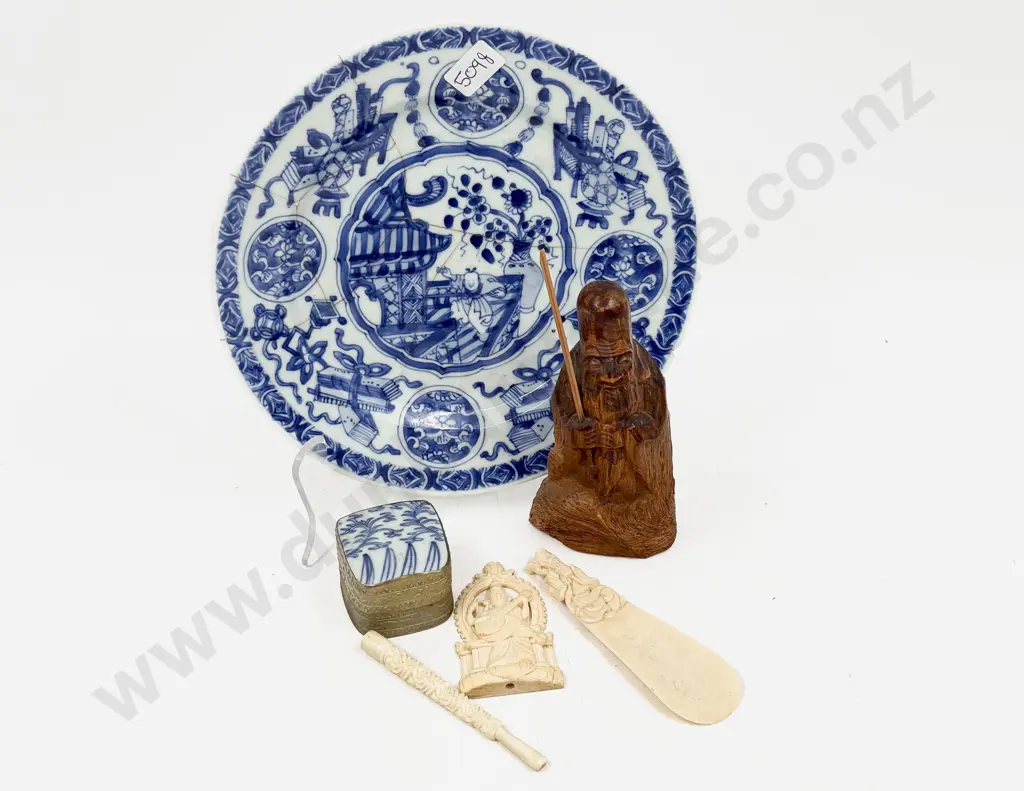 Three Pieces of Ivory on a Chinese Blue and White Plate and Two Others Image 1++