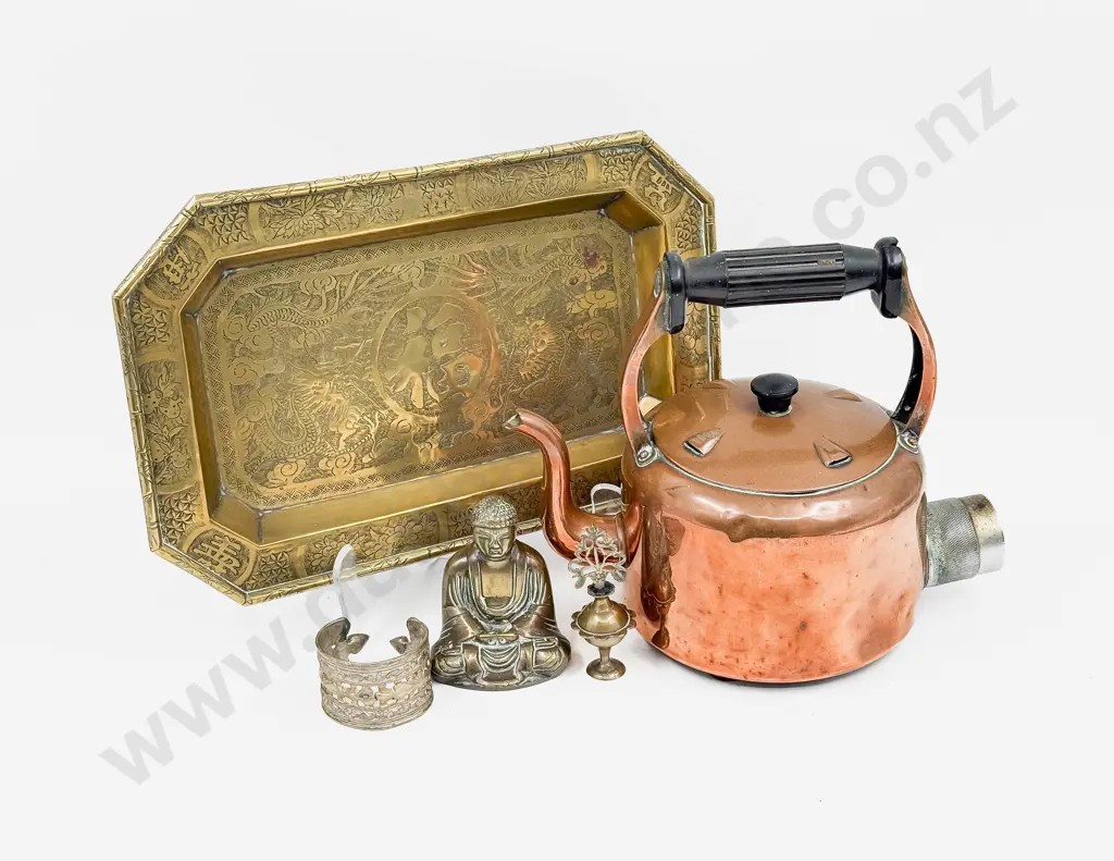 Small Qty of Assorted Metal Ware Image 1++
