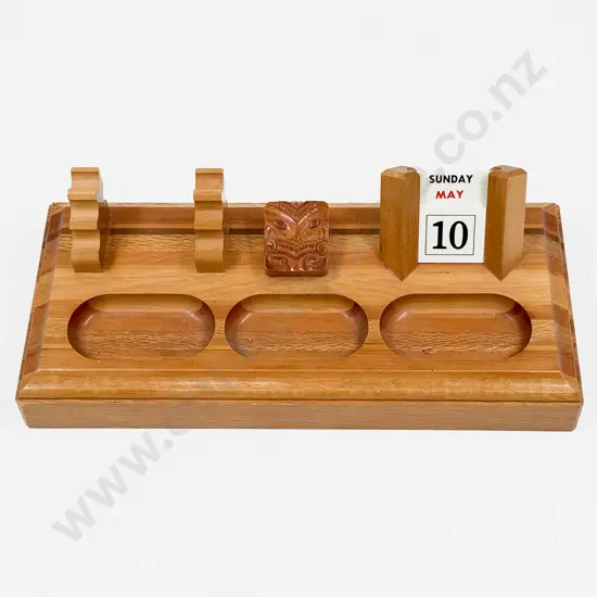 Sovereign Ware Calendar Desk Stand