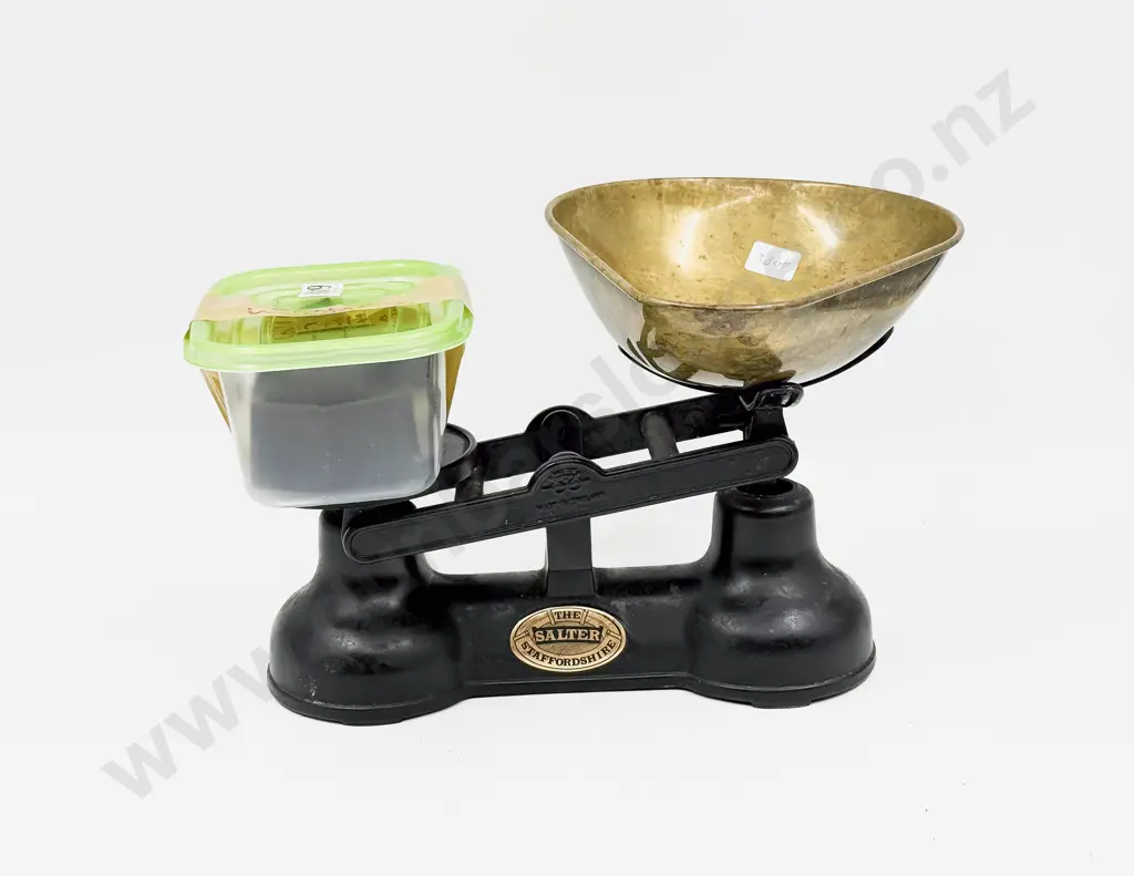 Vintage Salter Scales and Weights Image 1++