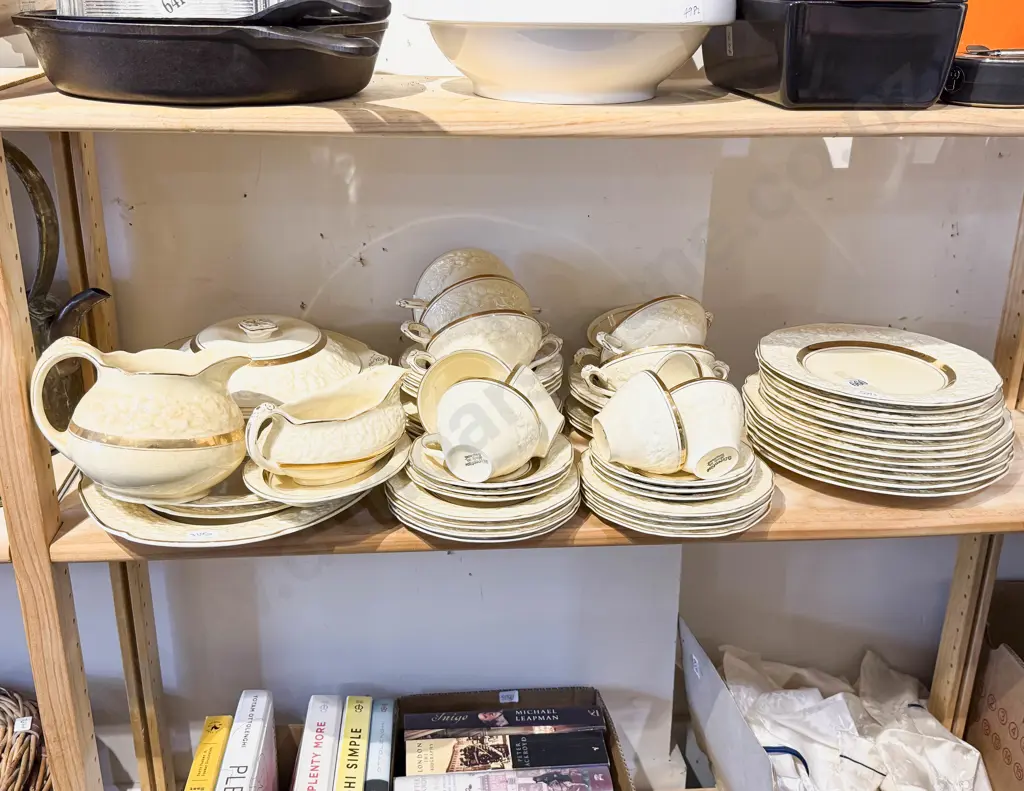 Crown Ducal Crown Florentine Pattern Part Dinner Set Image 1++