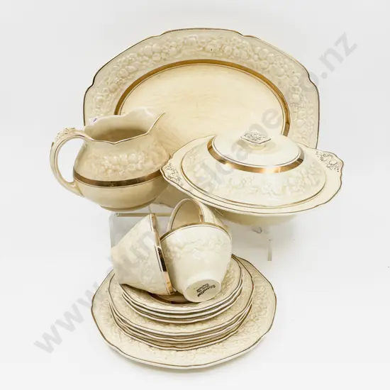 Crown Ducal Crown Florentine Pattern Part Dinner Set