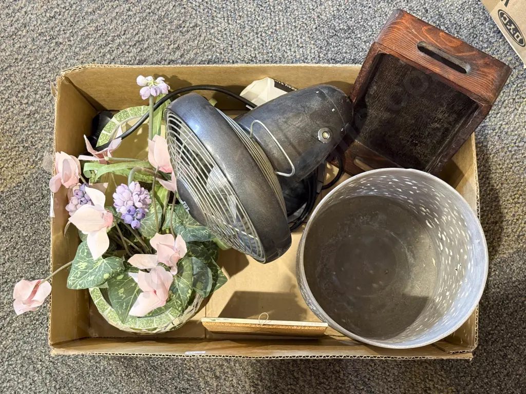 Box Qty of Assorted decorative Home Wares Image 1++