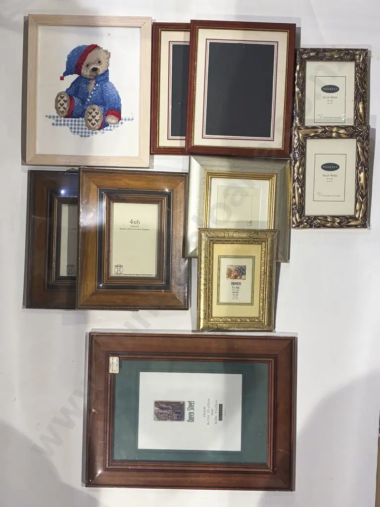 Large Qty of Assorted 'As New' Photo Frames Etc Image 1++