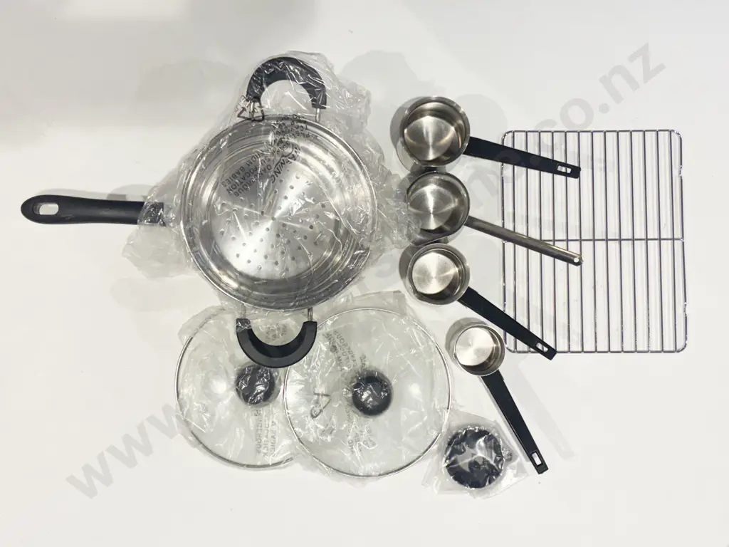 Qty of Assorted Kitchenware and Accessories Image 1++