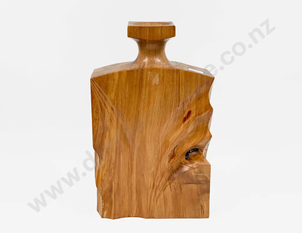 Rob Waandas NZ Rimu Vase Image 1++