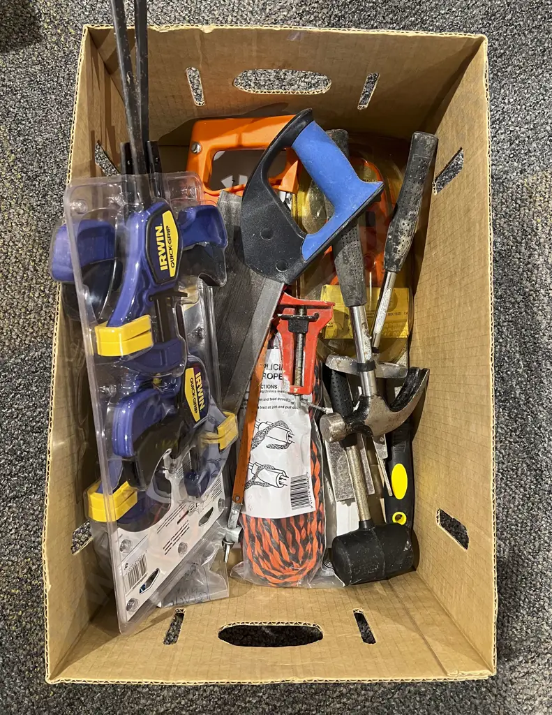 Box Qty of Assorted Tools Together with 'As New' Clamps Image 1++