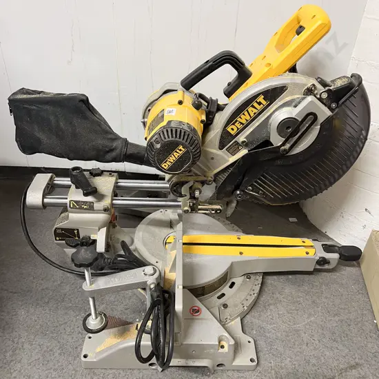 Dewalt Sliding Compound Mitre saw