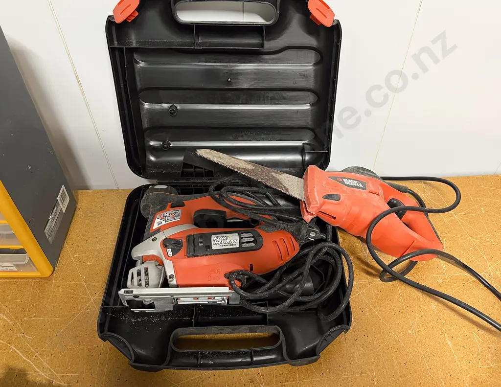 Black and Decker Wirestorm Electric Jigsaw and Electric Hand Saw Image 1++