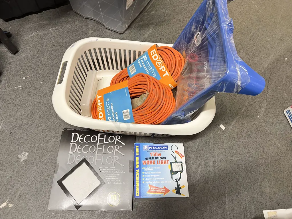Qty of Assorted Including Extension Cables Boxed Work Light and 'As New' Paint Roller Kit Image 1++
