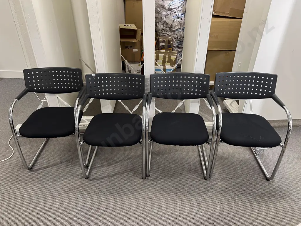 Four Bitra Visavi Chairs Designed by Antonio Cittero and Glen Oliver Low Image 1++