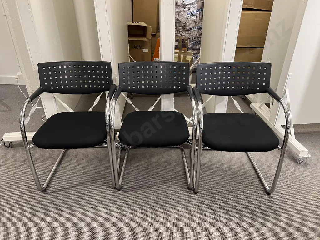 Three Bitra Visavi Chairs Designed by Antonio Cittero and Glen Oliver Low Image 1++
