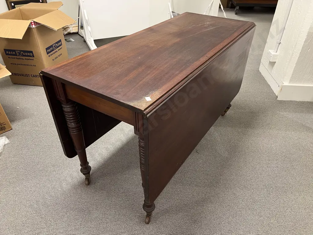 Early to Mid 19th Century Pembroke Dining Table Image 1++