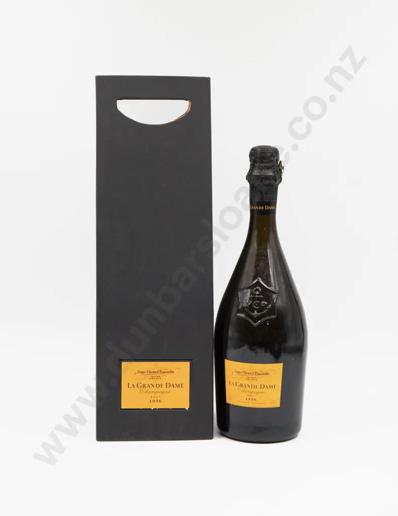 1 Bottle French Champagne 1996 Veuve Cliquot La Grande Dame in Presentation Box Image 1++