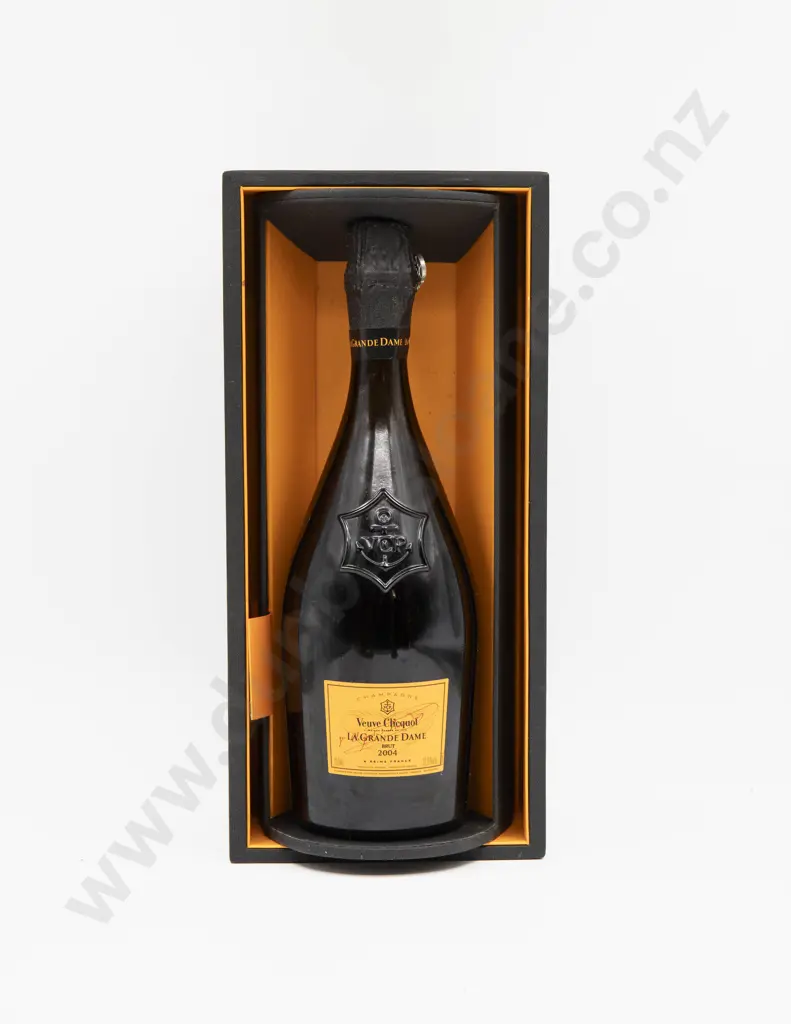1 Bottle French Champagne 2004 Veuve Cliquot La Grande Dame in Presentation Box Image 1++