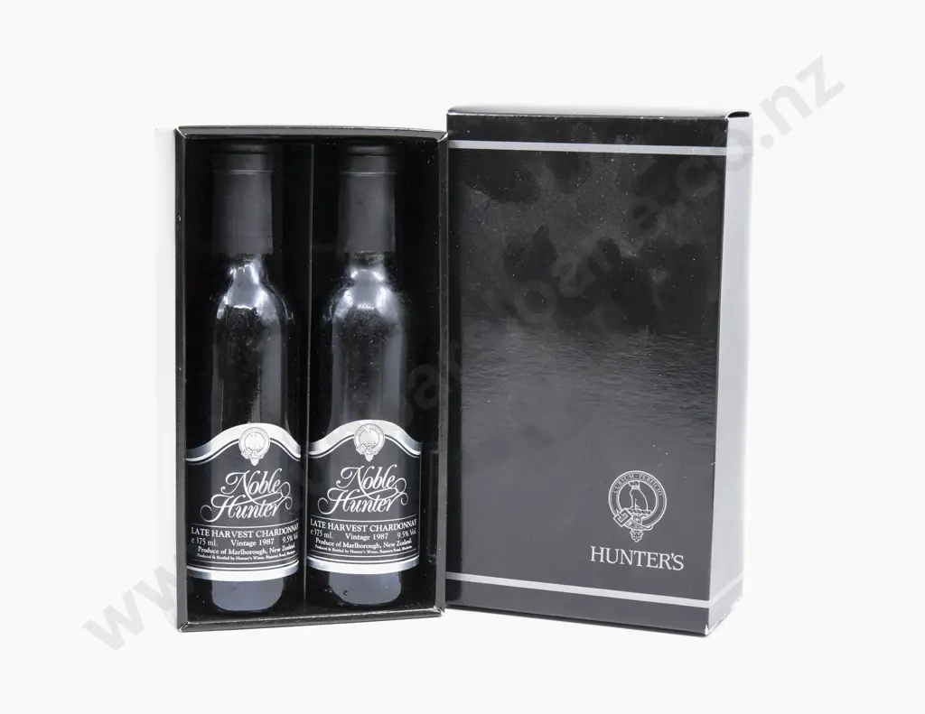 2 Bottles NZ 1987 Noble Hunter Late Harvest Chardonnay 375ml Boxed Image 1++