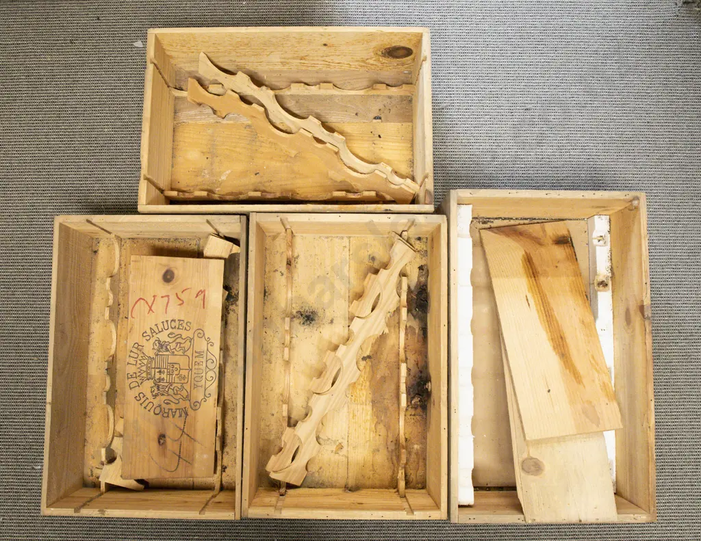 Four Vintage Wooden Wine Crates & Two End Panels Image 1++