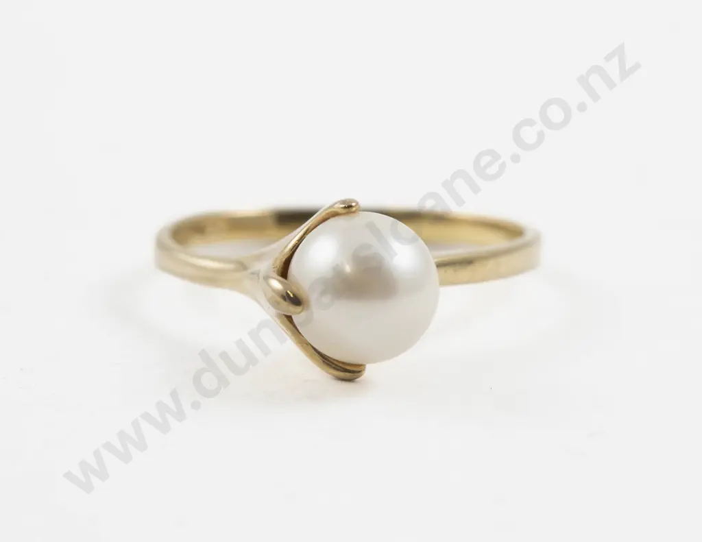 8ct Single Cultured Pearl Ring Image 1++