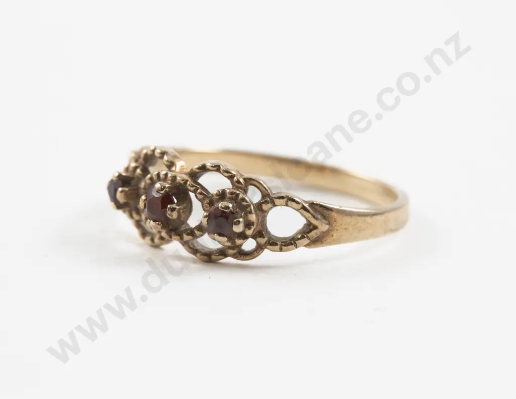 9ct Three Stone Garnet Ring Image 1++