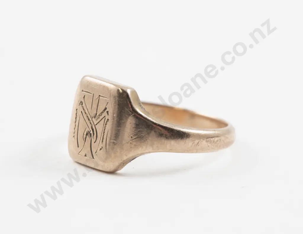 9ct Engraved Signet Ring Image 1++