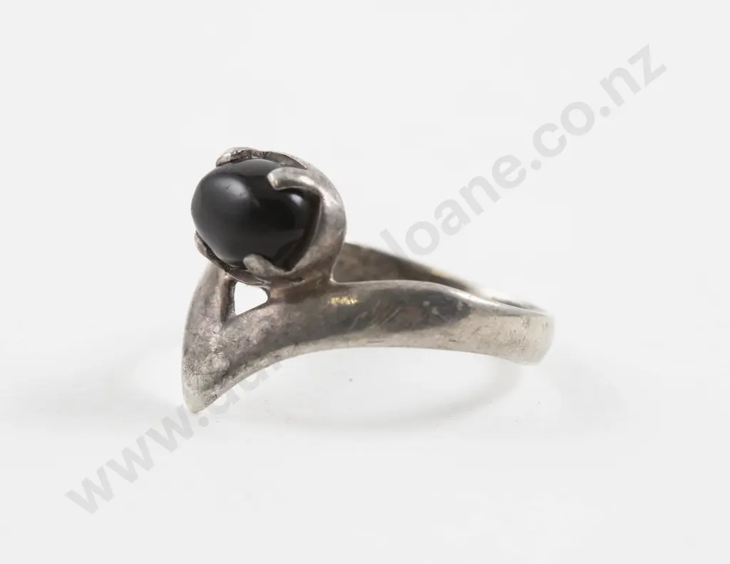 S/S Single Stone Onyx Ring Image 1++