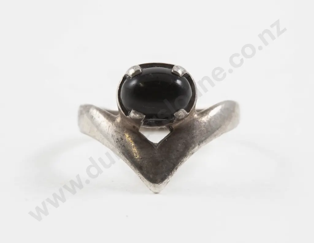 S/S Single Stone Onyx Ring Image 1++