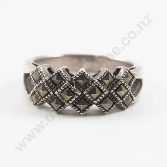 S/S Gem Set Band Ring