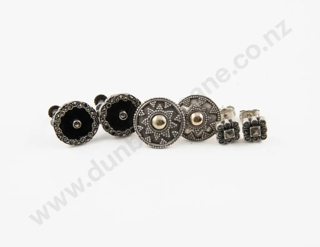 Three Pairs of S/S Earrings Image 1++