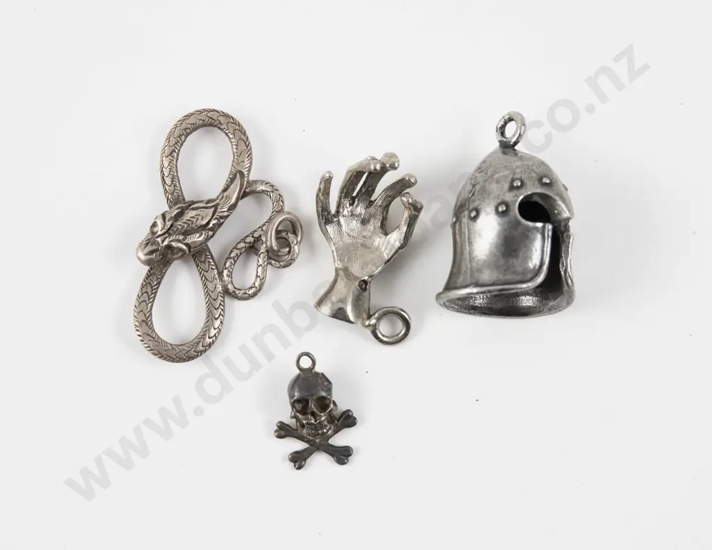 Collection of Four Costume Jewellery Pendants Image 1++