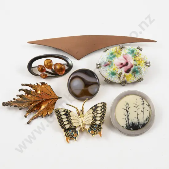 Collection of Vintage Costume Jewellery Brooches incl Agate and Amber