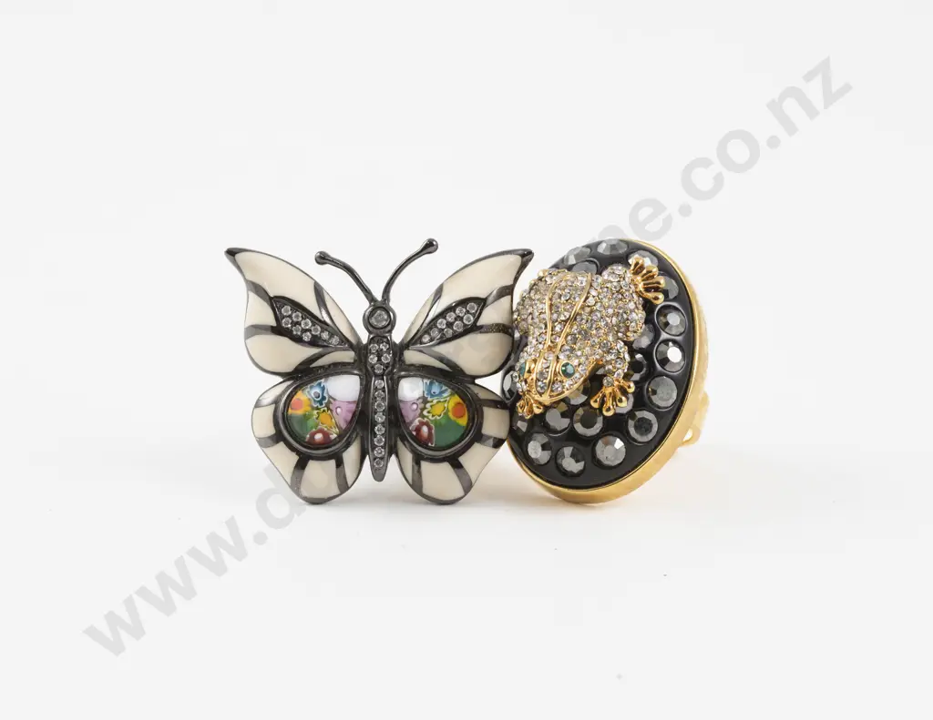 Two Costume Jewellery 'BLING' Rings Image 1++