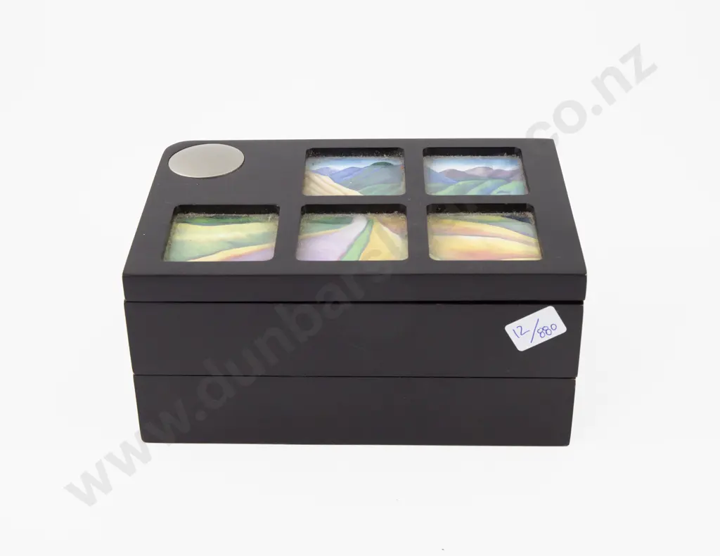 Collection of Vintage Kukui Nut and Ojime Beads with Various in Jewellery Box Image 1++