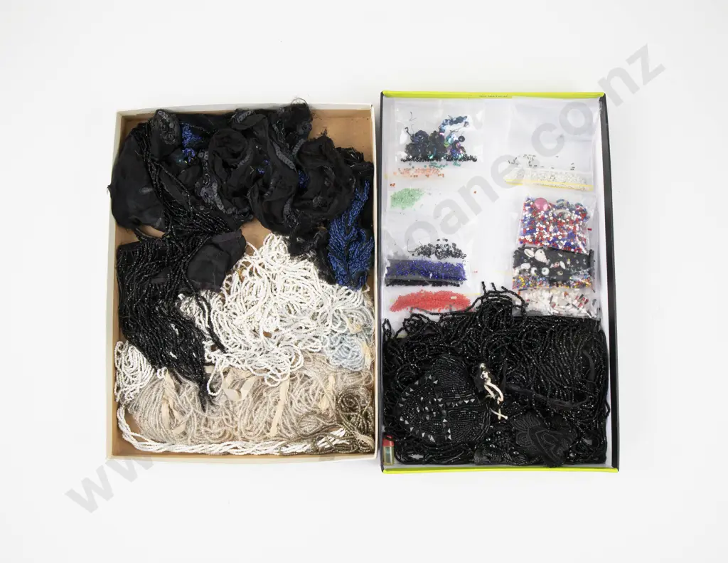 Collection of Assorted Loose Beads Image 1++