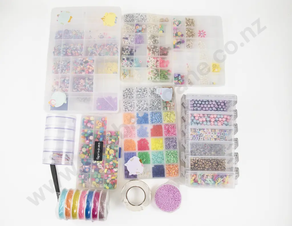 Collection of Assorted Loose Beads and Threads Image 1++