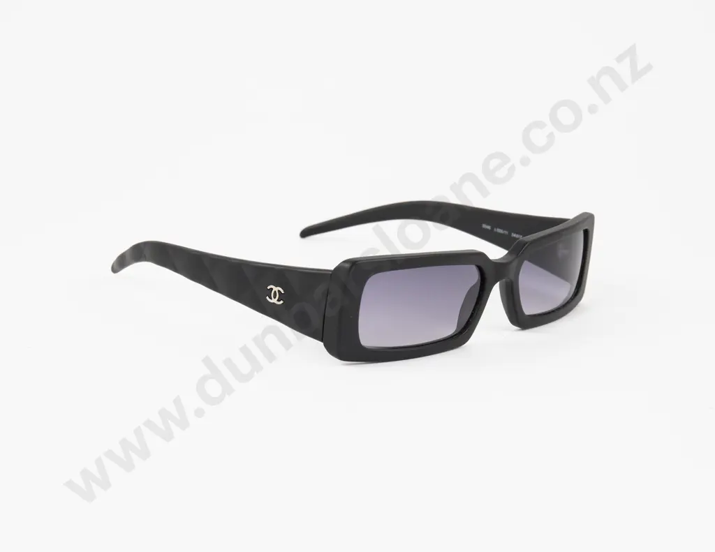 Pair Original Cased Chanel Sunglasses Image 1++