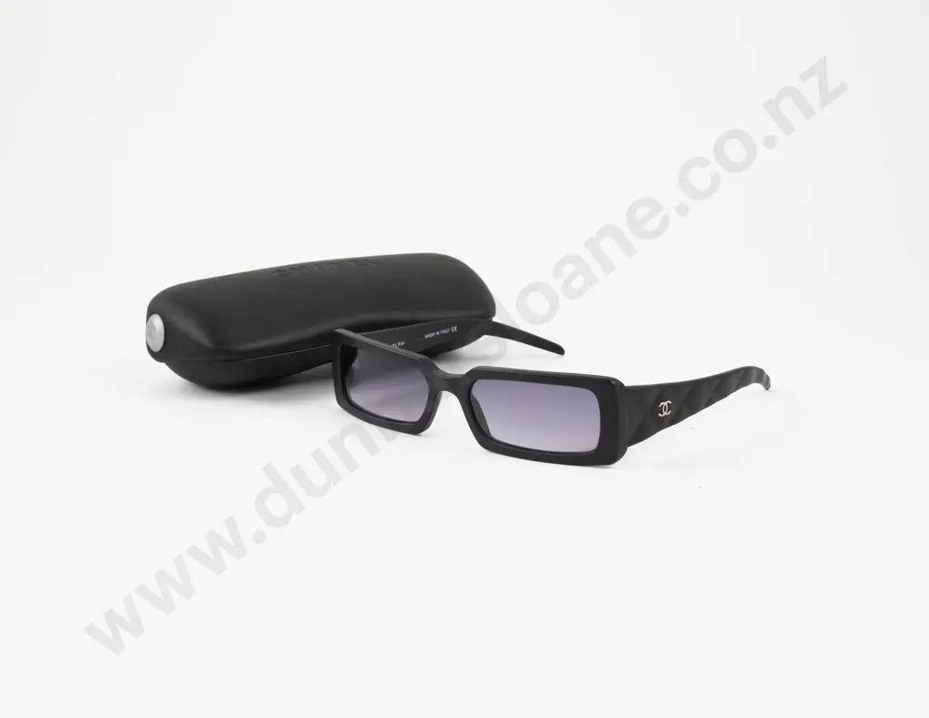 Pair Original Cased Chanel Sunglasses Image 1++