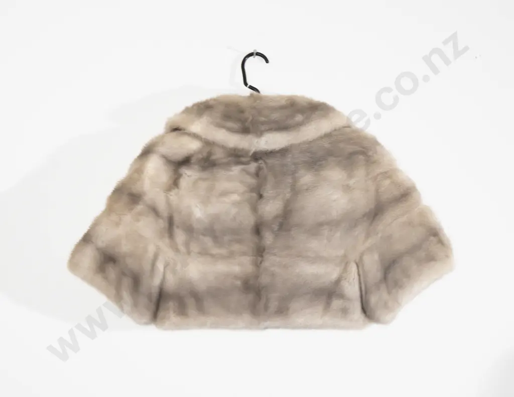 Vintage Mink Shoulder Cape with Others Image 1++