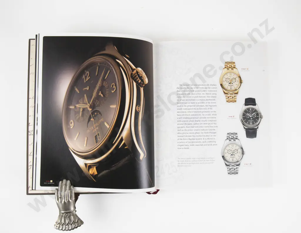Collection 2010 - 2011 Patek Philippe Geneve Book Image 1++